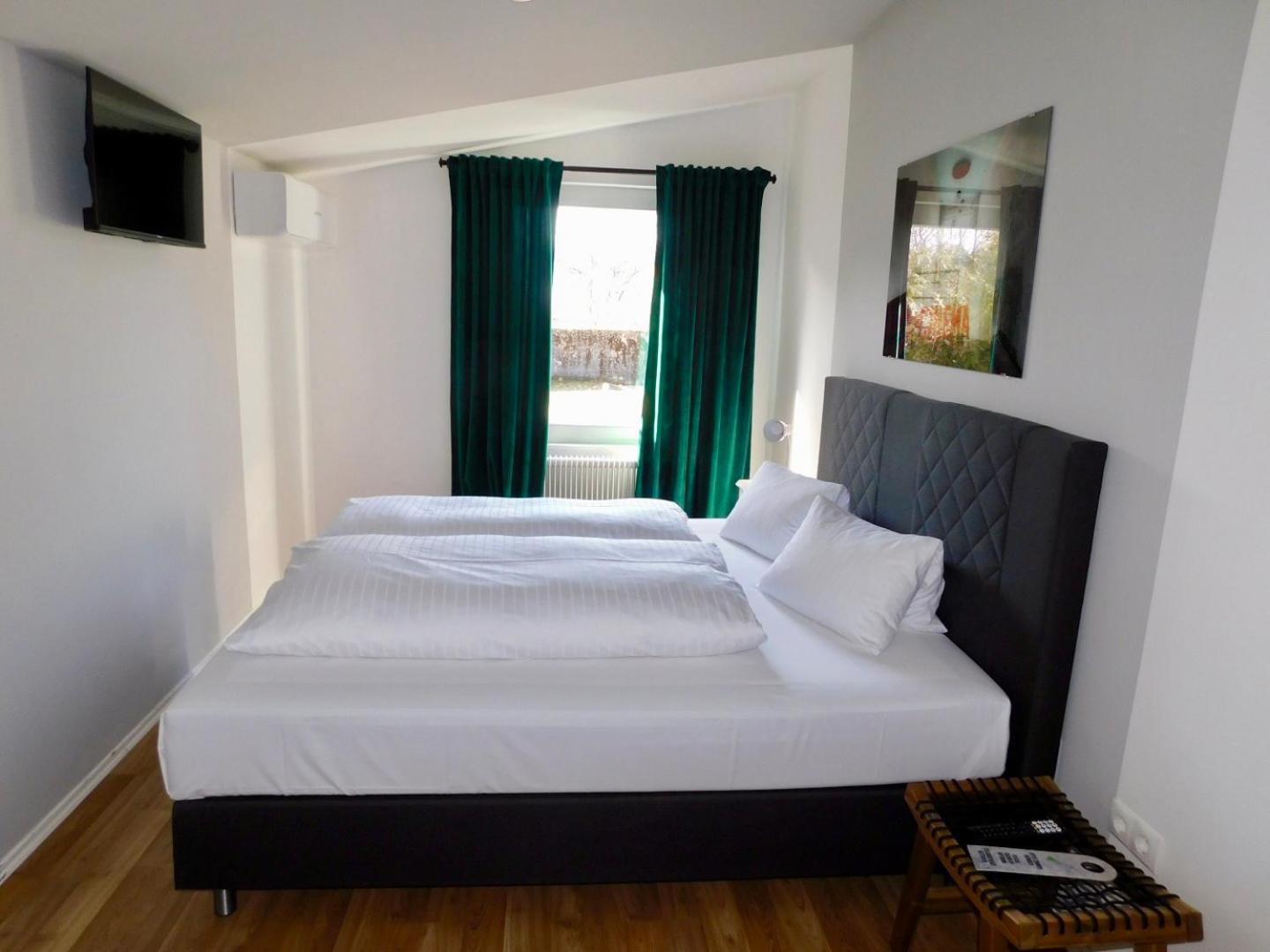 Pension Rohrer Am Murradweg - Ehrenhausen An Der Weinstrasse ภายนอก รูปภาพ