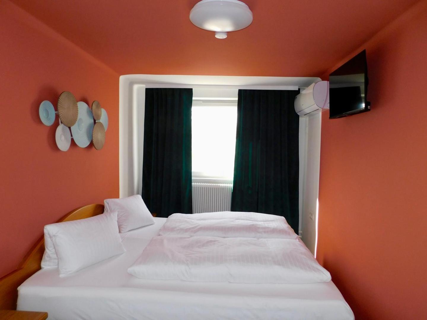 Pension Rohrer Am Murradweg - Ehrenhausen An Der Weinstrasse ภายนอก รูปภาพ